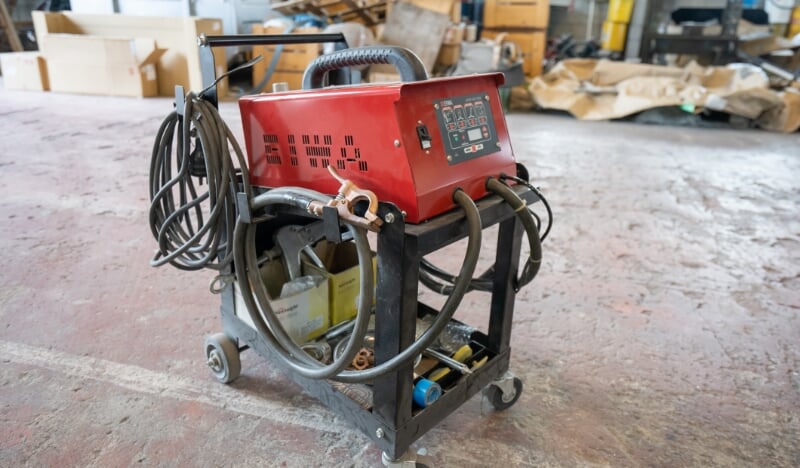 スタッド溶植機